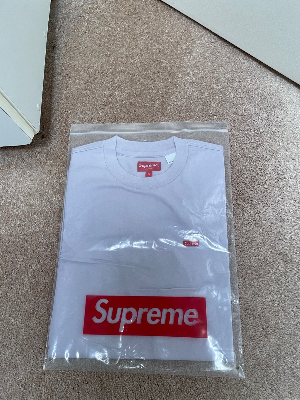 NWT Supreme lavender small box logo tee SS23 size S
